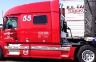 American Trucks  At Truck Stop – Trucks in USA